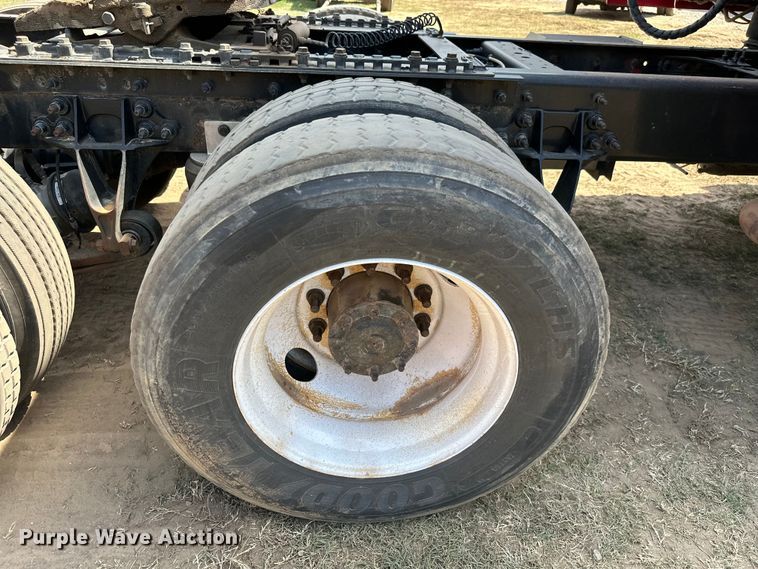 image for item ML9106 2013 International ProStar  semi truck