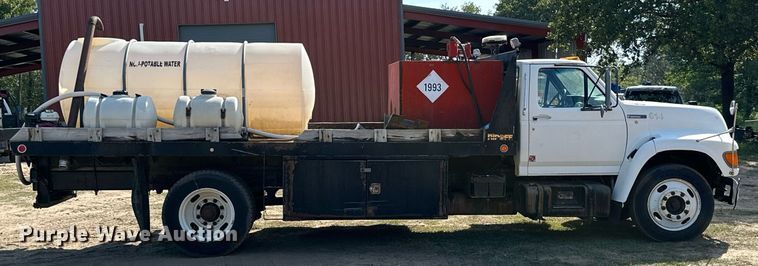 image for item ML9107 1997 Ford F800  flatbed truck