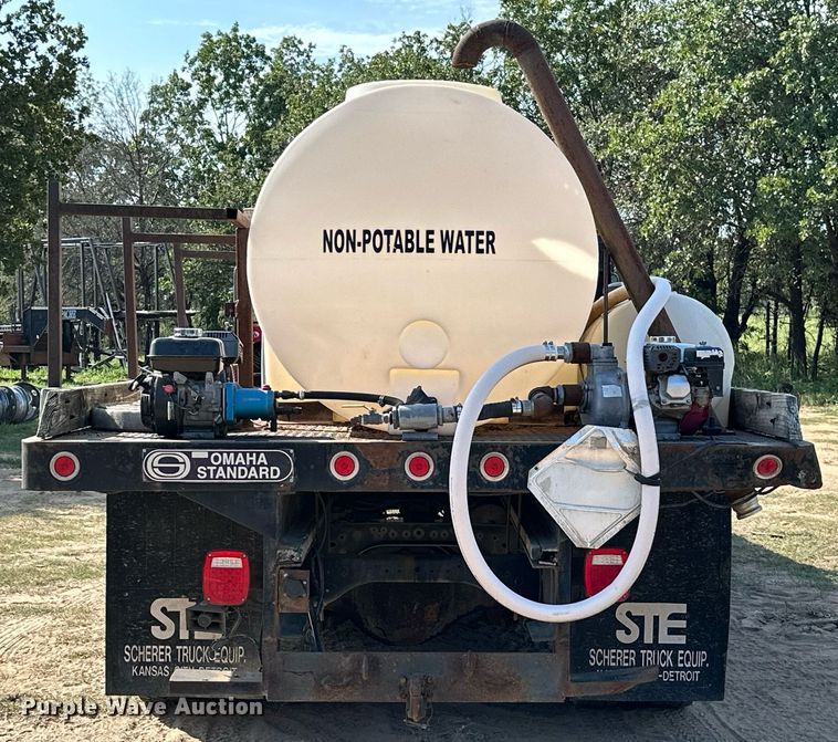 image for item ML9107 1997 Ford F800  flatbed truck