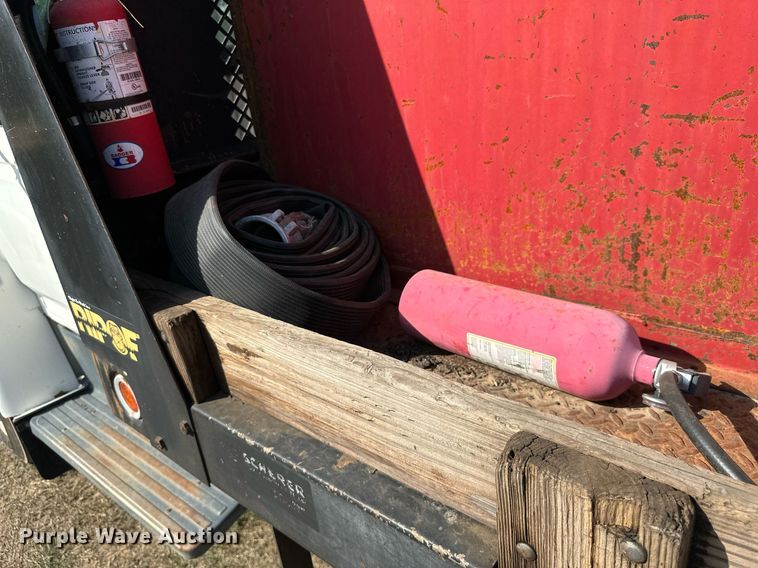 image for item ML9107 1997 Ford F800  flatbed truck