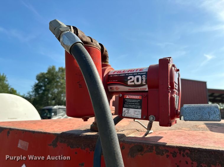 image for item ML9107 1997 Ford F800  flatbed truck