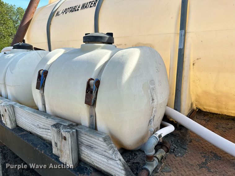 image for item ML9107 1997 Ford F800  flatbed truck