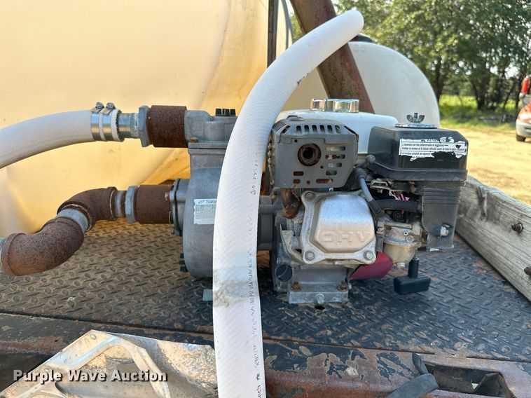 image for item ML9107 1997 Ford F800  flatbed truck