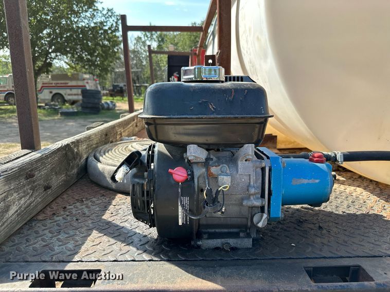 image for item ML9107 1997 Ford F800  flatbed truck