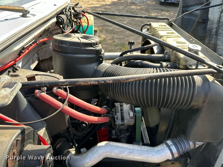 image for item ML9107 1997 Ford F800  flatbed truck