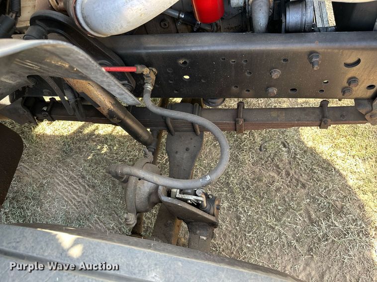 image for item ML9107 1997 Ford F800  flatbed truck