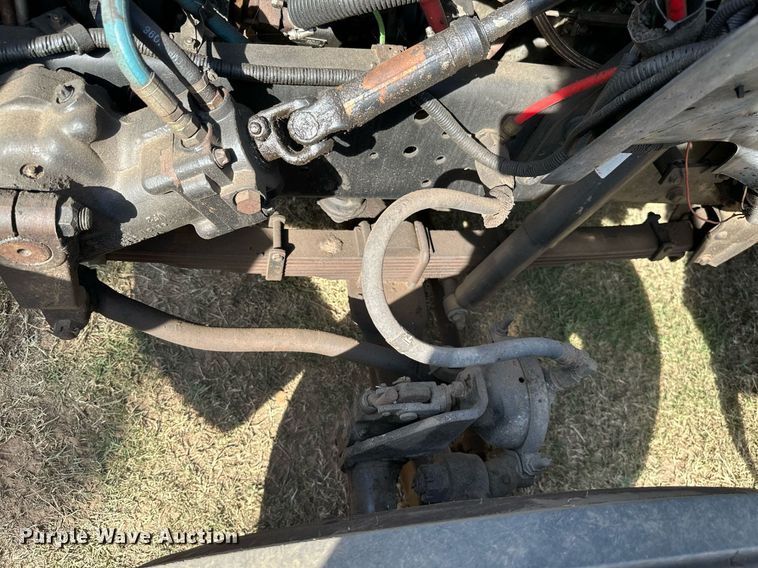 image for item ML9107 1997 Ford F800  flatbed truck