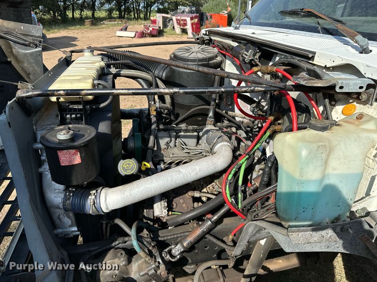 image for item ML9107 1997 Ford F800  flatbed truck