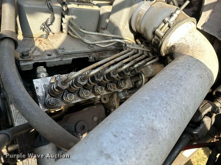 image for item ML9107 1997 Ford F800  flatbed truck