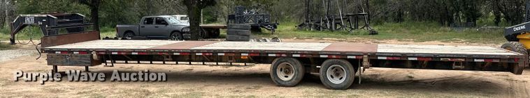 image for item ML9109 2005 Apache  flatbed trailer