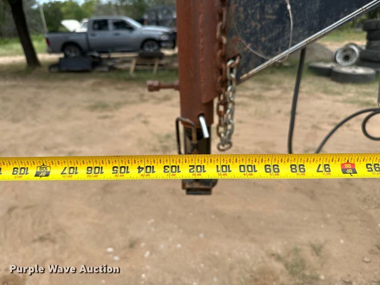 image for item ML9109 2005 Apache  flatbed trailer