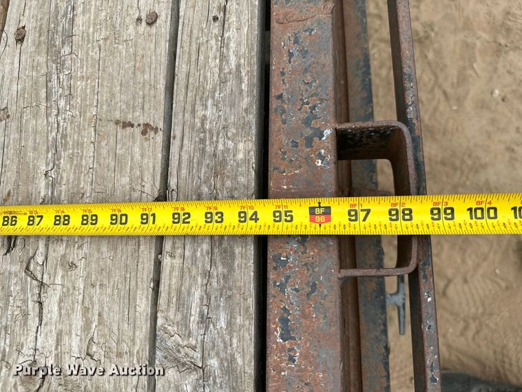 image for item ML9109 2005 Apache  flatbed trailer