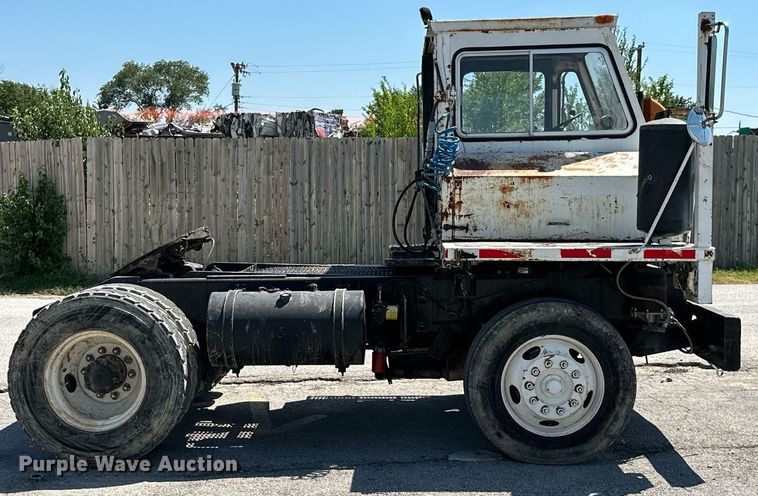 image for item ML9117 1985 Ottowa YT30  yard truck