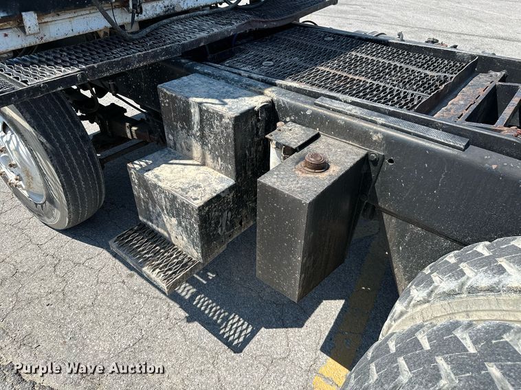 image for item ML9117 1985 Ottowa YT30  yard truck