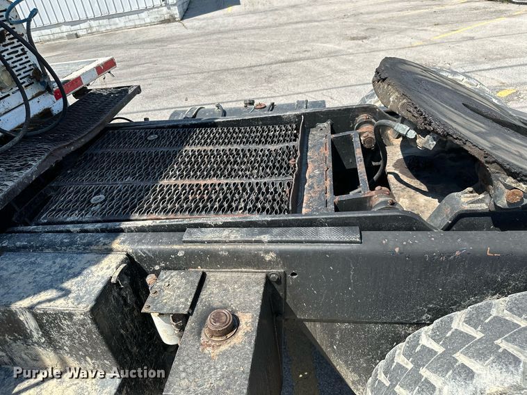 image for item ML9117 1985 Ottowa YT30  yard truck