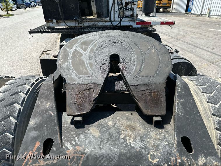 image for item ML9117 1985 Ottowa YT30  yard truck