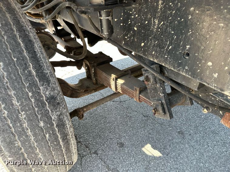 image for item ML9117 1985 Ottowa YT30  yard truck