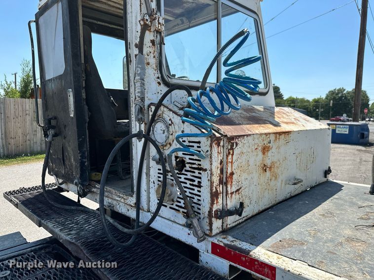 image for item ML9117 1985 Ottowa YT30  yard truck