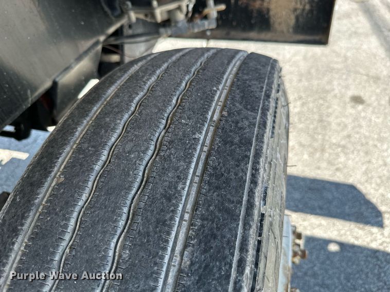 image for item ML9117 1985 Ottowa YT30  yard truck