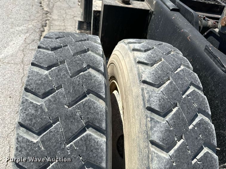 image for item ML9117 1985 Ottowa YT30  yard truck