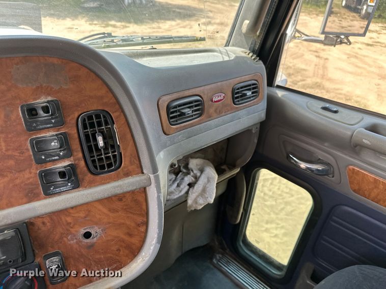image for item ML9120 2006 Peterbilt 379  semi truck