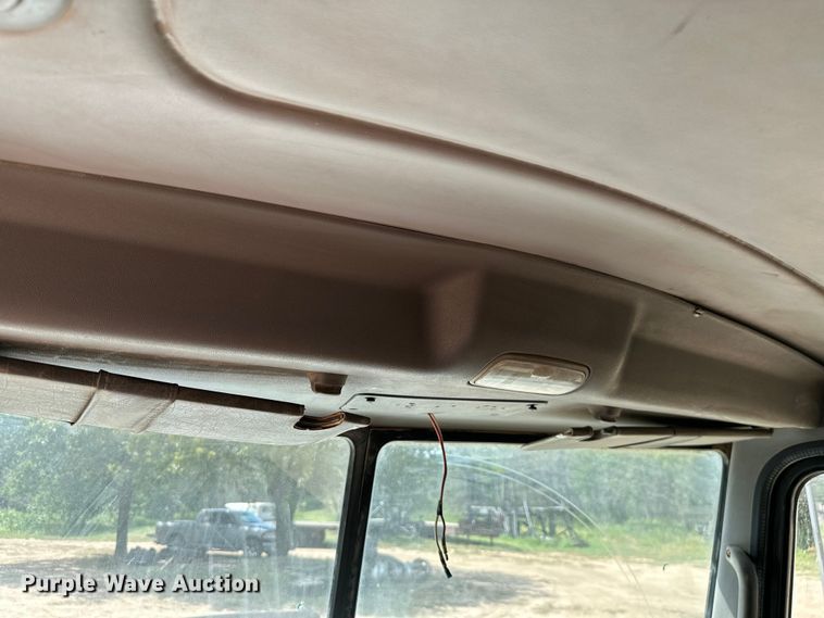 image for item ML9120 2006 Peterbilt 379  semi truck