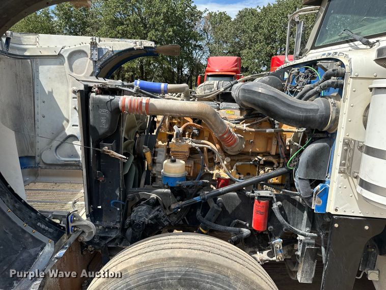 image for item ML9120 2006 Peterbilt 379  semi truck