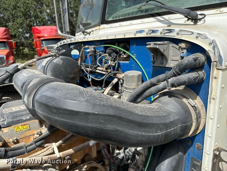 image for item ML9120 2006 Peterbilt 379  semi truck