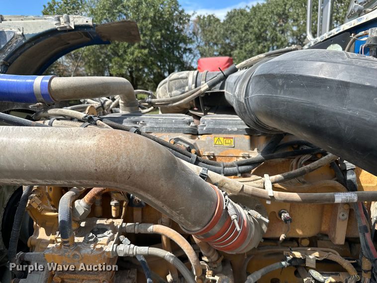 image for item ML9120 2006 Peterbilt 379  semi truck