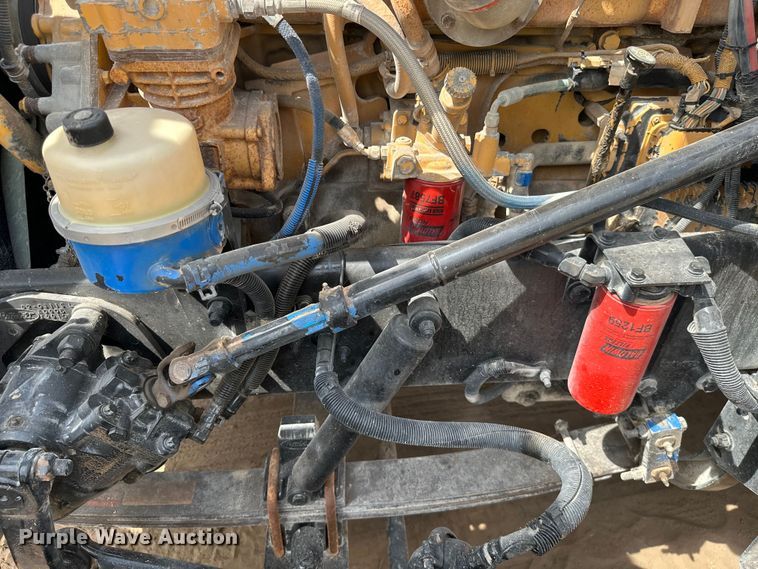 image for item ML9120 2006 Peterbilt 379  semi truck