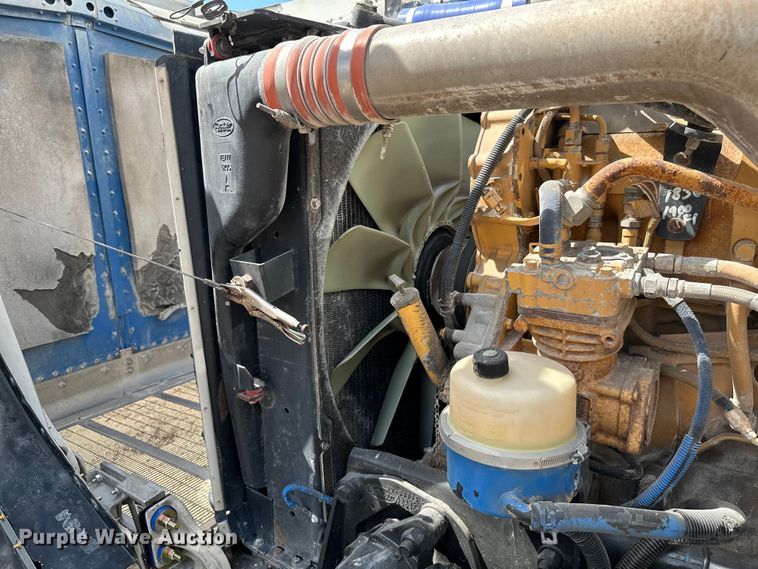 image for item ML9120 2006 Peterbilt 379  semi truck