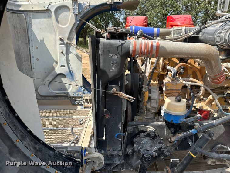 image for item ML9120 2006 Peterbilt 379  semi truck