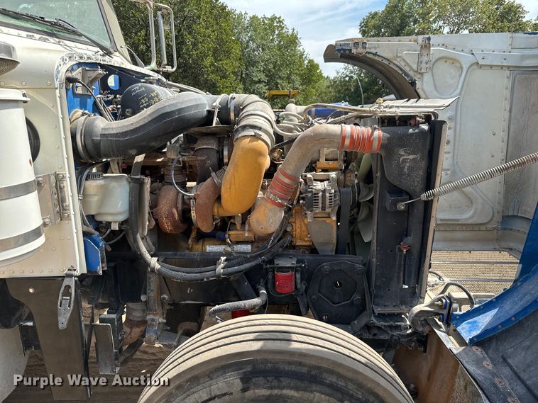 image for item ML9120 2006 Peterbilt 379  semi truck