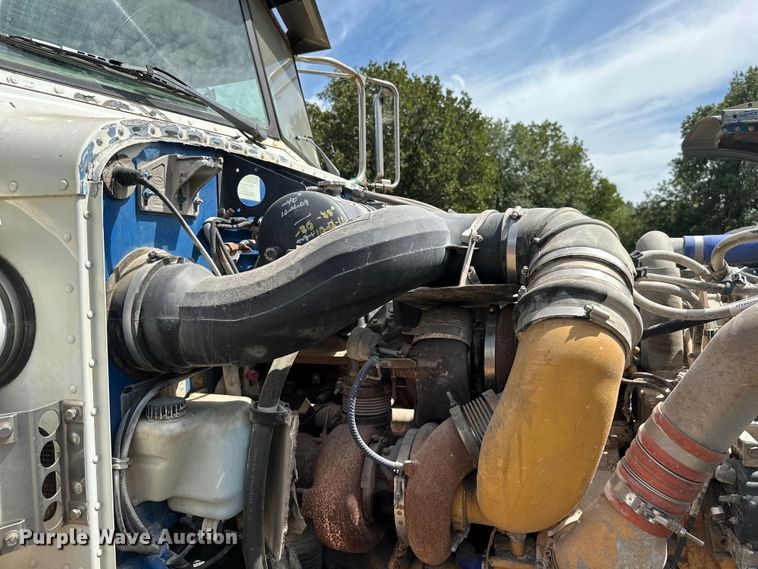 image for item ML9120 2006 Peterbilt 379  semi truck