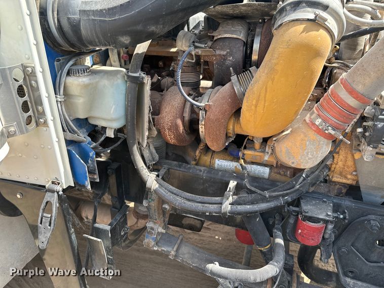 image for item ML9120 2006 Peterbilt 379  semi truck