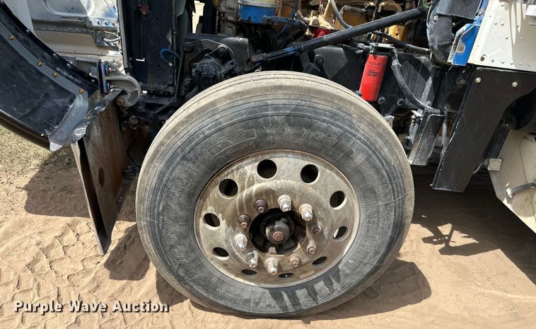 image for item ML9120 2006 Peterbilt 379  semi truck