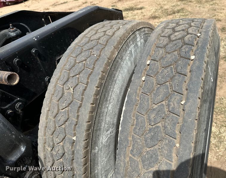 image for item ML9120 2006 Peterbilt 379  semi truck