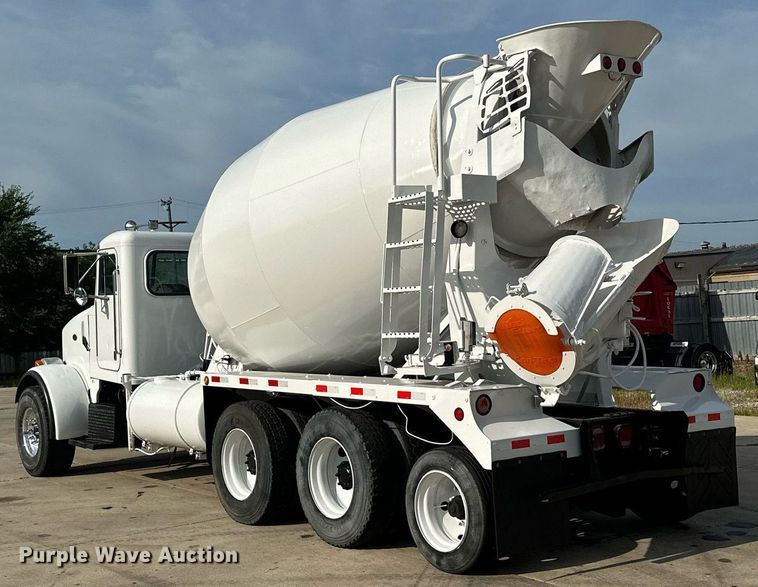 image for item MQ9323 2005 Peterbilt 357  ready mix truck