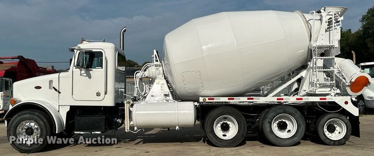 image for item MQ9323 2005 Peterbilt 357  ready mix truck
