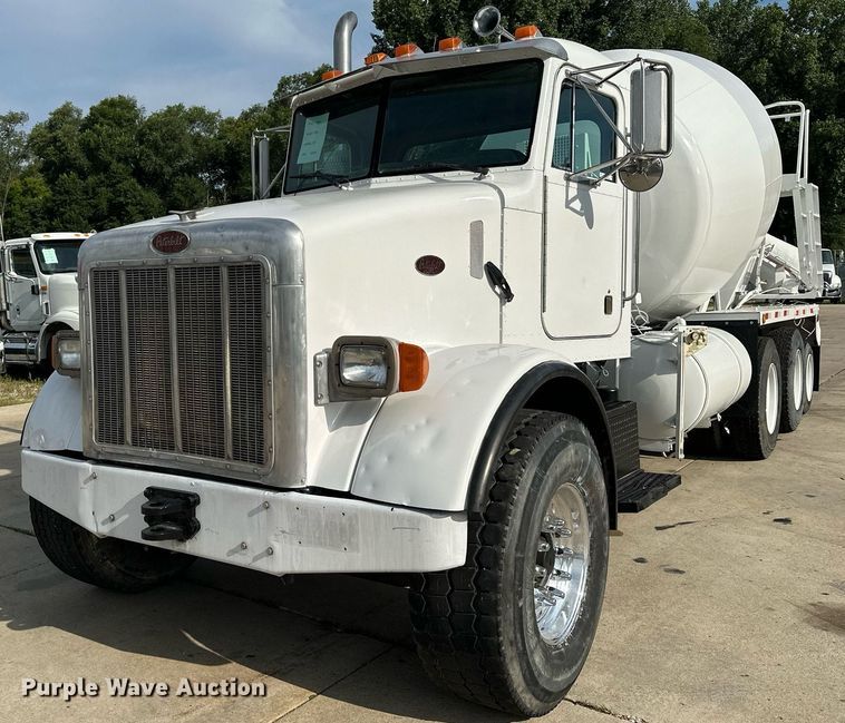 image for item MQ9323 2005 Peterbilt 357  ready mix truck