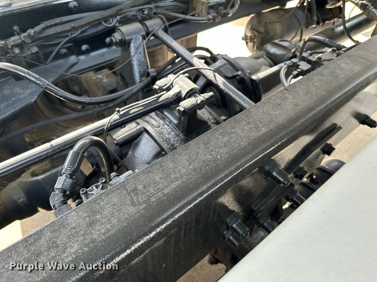 image for item MQ9323 2005 Peterbilt 357  ready mix truck