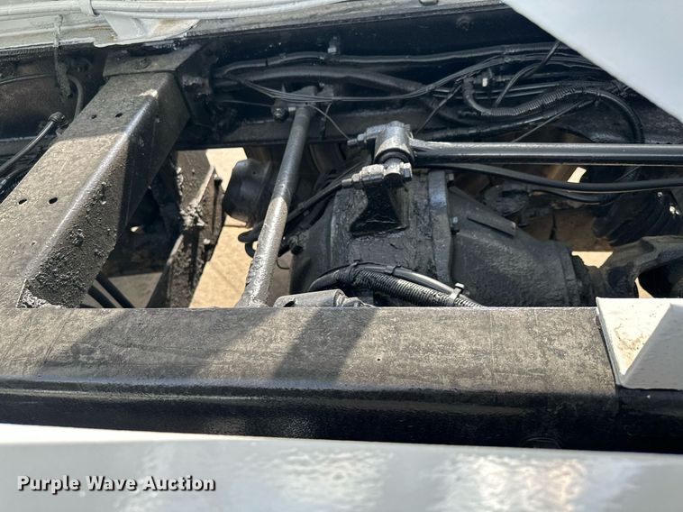 image for item MQ9323 2005 Peterbilt 357  ready mix truck