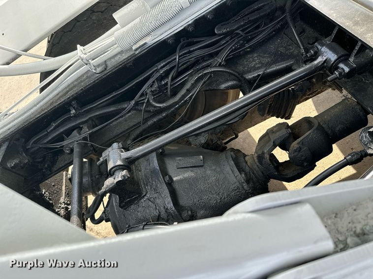 image for item MQ9323 2005 Peterbilt 357  ready mix truck