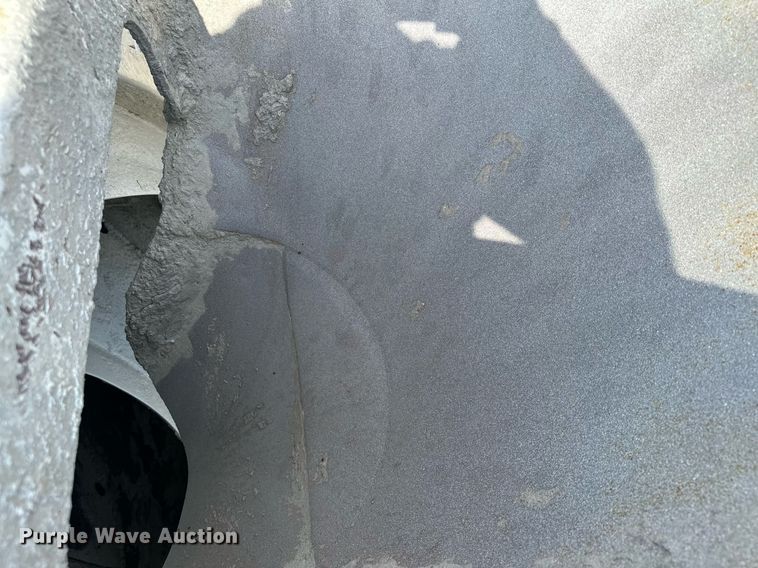 image for item MQ9323 2005 Peterbilt 357  ready mix truck