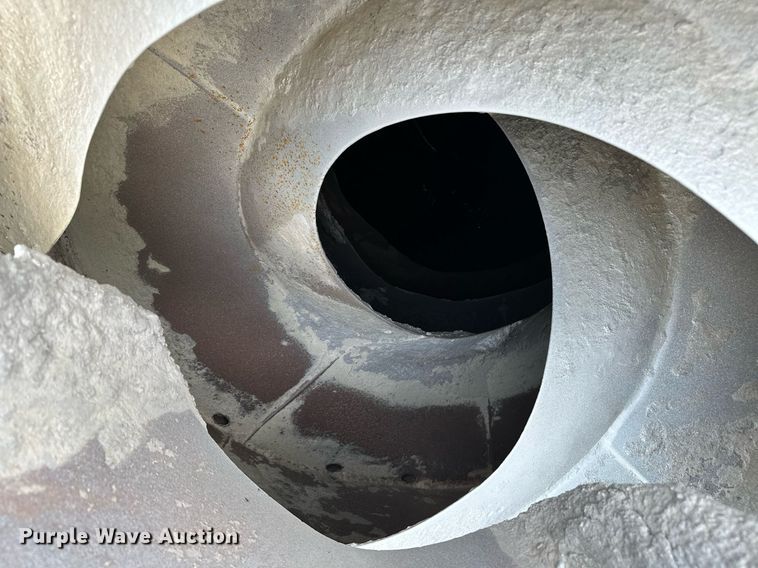 image for item MQ9323 2005 Peterbilt 357  ready mix truck