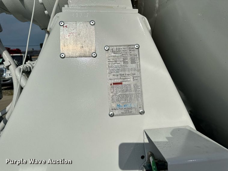 image for item MQ9323 2005 Peterbilt 357  ready mix truck