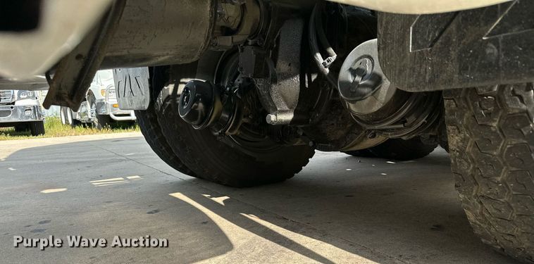 image for item MQ9323 2005 Peterbilt 357  ready mix truck