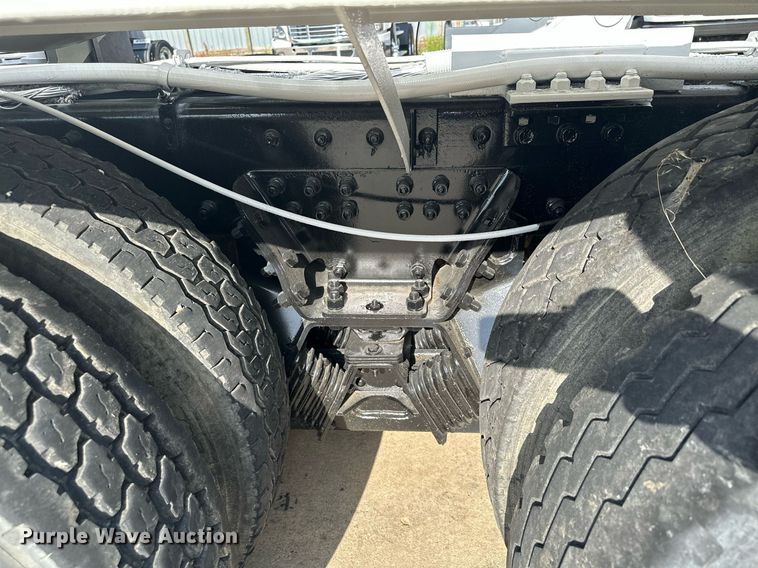 image for item MQ9323 2005 Peterbilt 357  ready mix truck