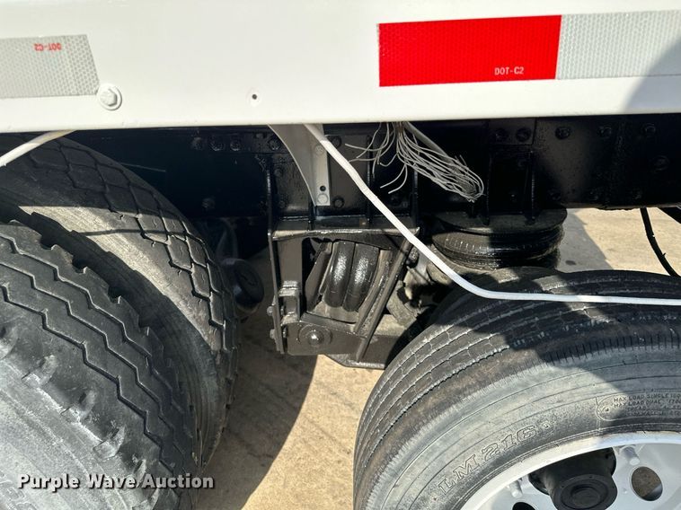 image for item MQ9323 2005 Peterbilt 357  ready mix truck