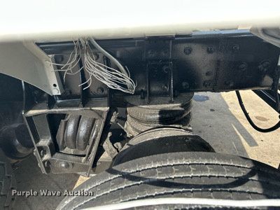 image for item MQ9323 2005 Peterbilt 357  ready mix truck